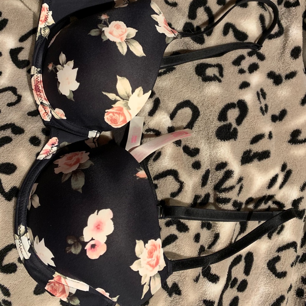 PINK Wear Everywhere Lightly Lined Bra 36B